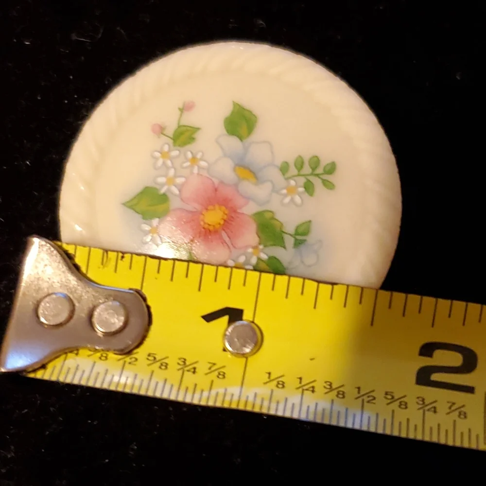 Vintage Avon brooch cream resin with flowers